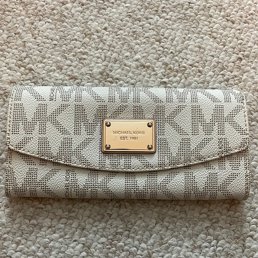 Michael Kors Tri-fold Wallet